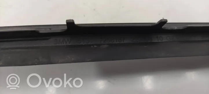 BMW 3 F30 F35 F31 Windshield trim 7258187