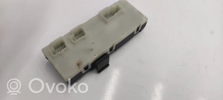 BMW 3 F30 F35 F31 Sterownik / Moduł elektrycznej klapy tylnej / bagażnika 7481616