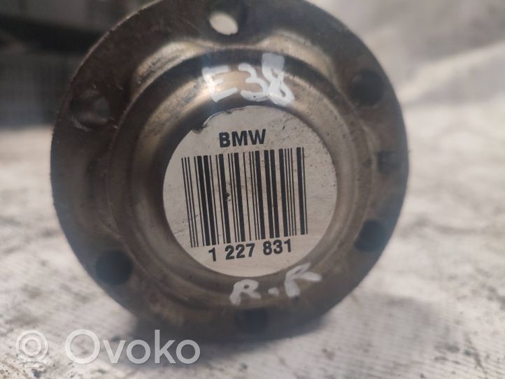 BMW 7 E38 Kojelaudan sivupäätyverhoilu 1227831
