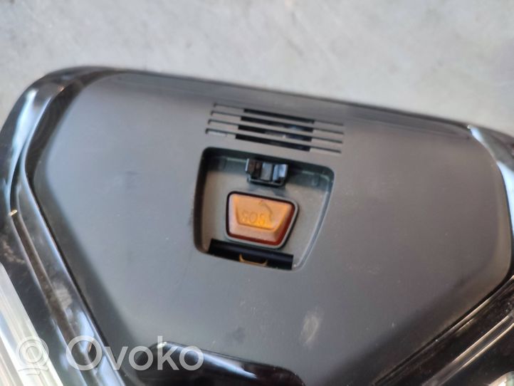 BMW X4 G02 Illuminazione sedili anteriori 61319472165