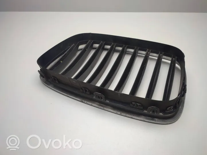 BMW 5 GT F07 Grille calandre supérieure de pare-chocs avant 7200170