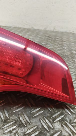 Audi Q7 4L Lampy tylnej klapy bagażnika 273301