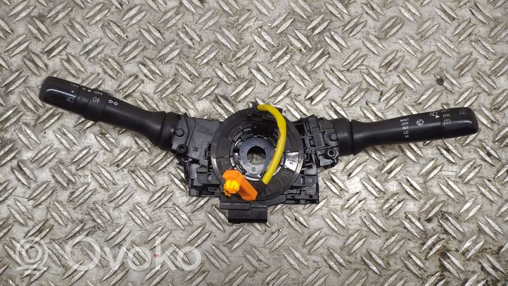 Toyota Aygo AB10 Manetka / Przełącznik kierunkowskazów wycieraczek 17F001