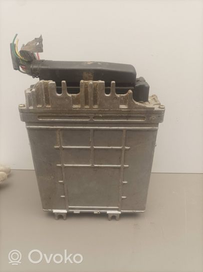 Nissan Terrano Sterownik / Moduł ECU 0281001550