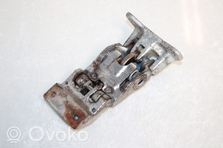 Iveco Daily 35 - 40.10 Loading door lower hinge 