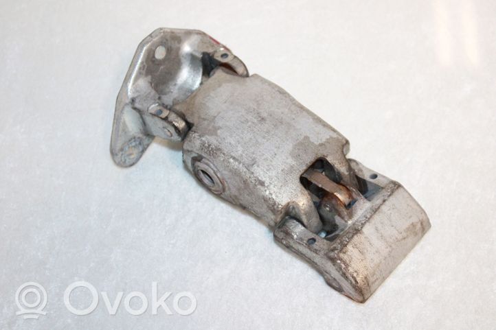 Iveco Daily 35 - 40.10 Loading door lower hinge 