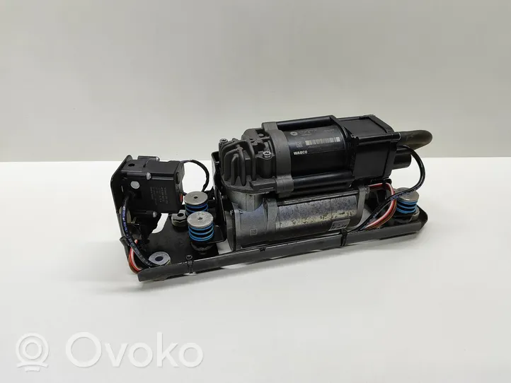 BMW 5 F10 F11 Air suspension compressor/pump 6875176