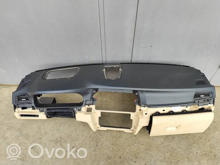 BMW 5 F10 F11 Panelė 9166657