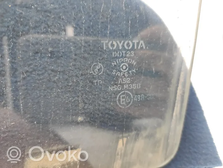 Toyota Corolla E100 Pagrindinis priekinių durų stiklas (keturdurio) 