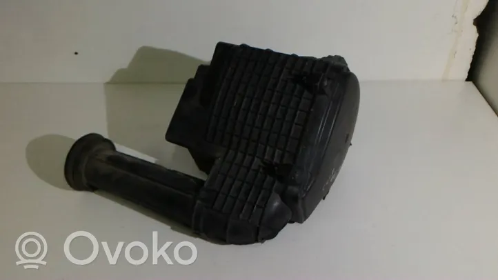 Renault Clio I Air filter box 