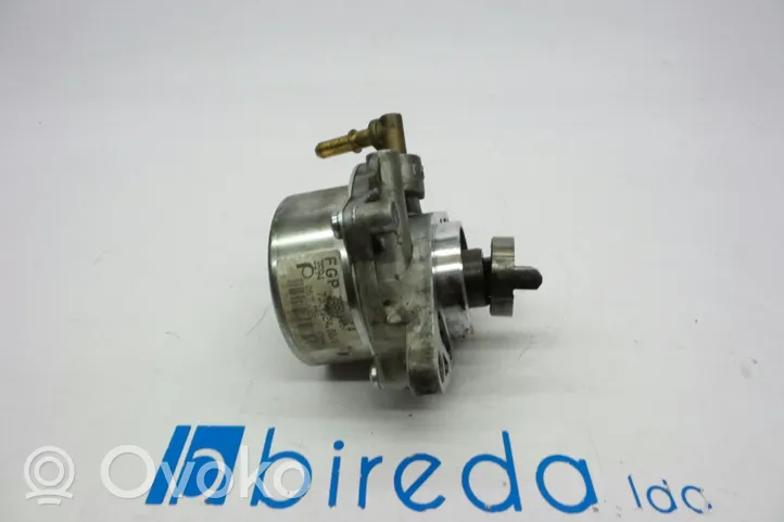 Opel Corsa C Vacuum pump 