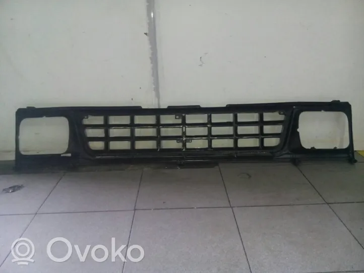 Mitsubishi L200 Front grill 