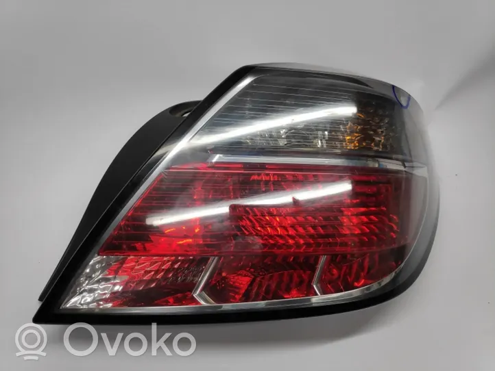 Opel Astra H Tailgate rear/tail lights 