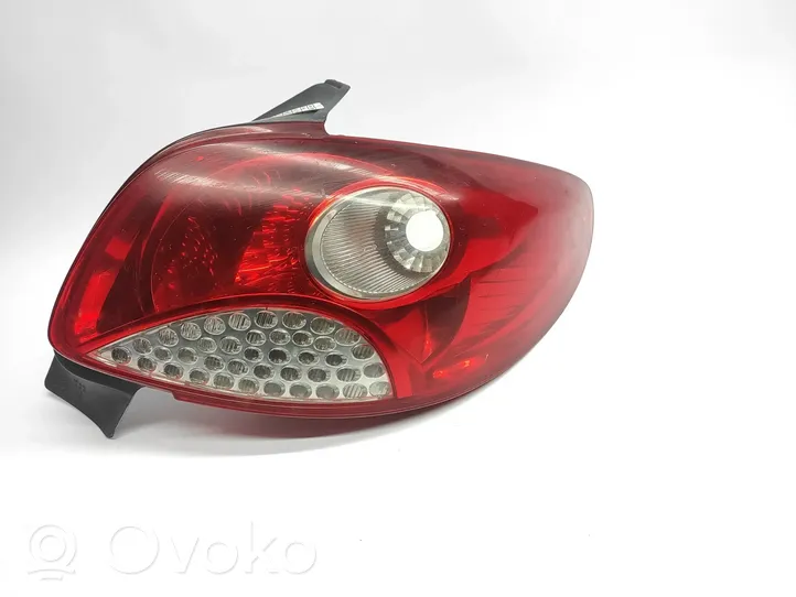 Peugeot 206+ Lampy tylnej klapy bagażnika 