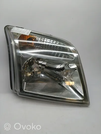 Ford Connect Lampa przednia 