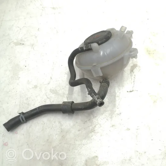 Audi Q3 F3 Vase d'expansion / réservoir de liquide de refroidissement 5Q0121407M