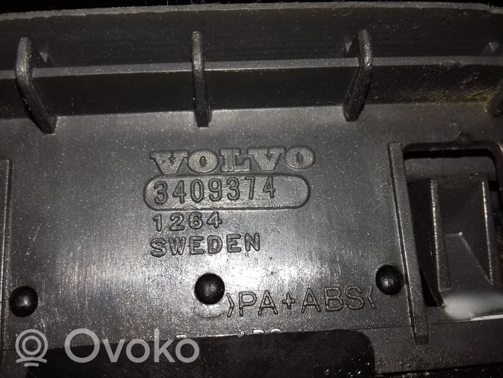 Volvo V70 Dysze / Kratki środkowego nawiewu deski rozdzielczej 1264