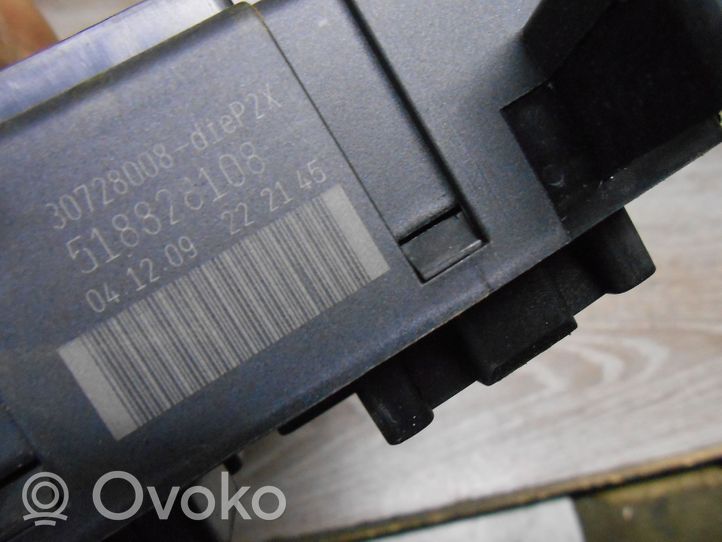 Volvo S60 Fuse module 518828108