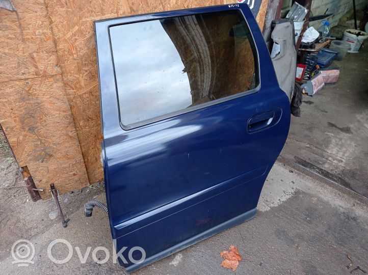 Volvo V70 Galinės durys 