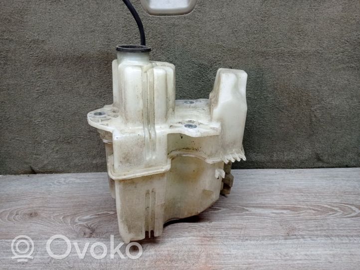 Volvo S60 Windshield washer fluid reservoir/tank 