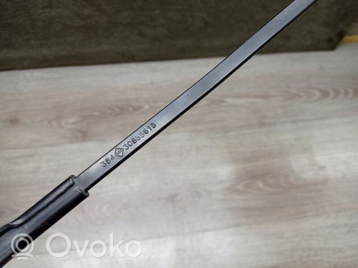 Volvo V70 Front wiper blade arm 