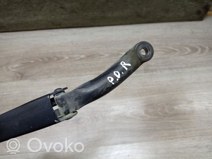 Volvo V70 Front wiper blade arm 