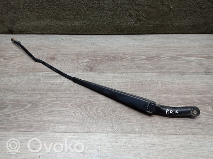 Volvo S60 Priekinio stiklo valytuvas 8624246