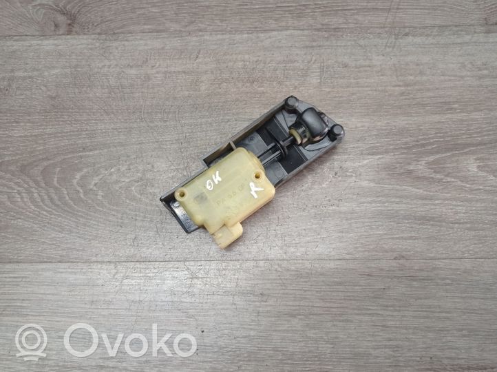 Volvo S60 Fuel tank cap lock 