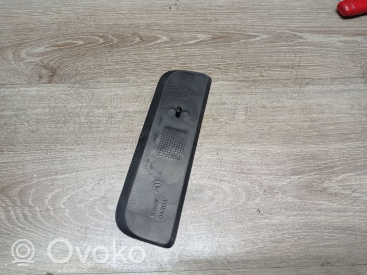 Volvo V70 Panelės stalčiuko/lentinėlės paklotėlis 