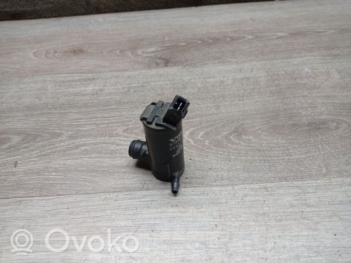 Volvo XC90 Windscreen/windshield washer pump 