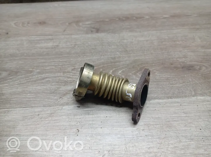 Volvo V70 Tuyau de raccordement solide EGR 