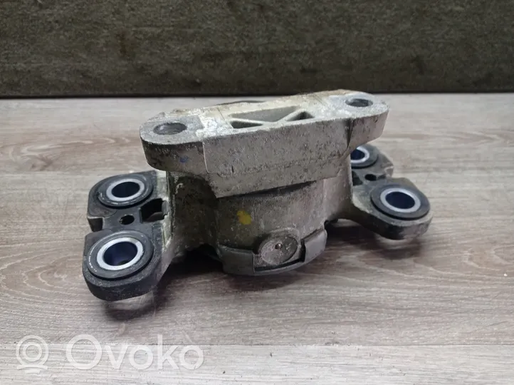 Volvo XC70 Engine mount bracket 6G927M121NF