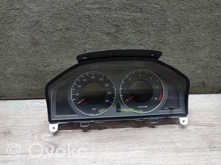 Volvo XC70 Speedometer (instrument cluster) 