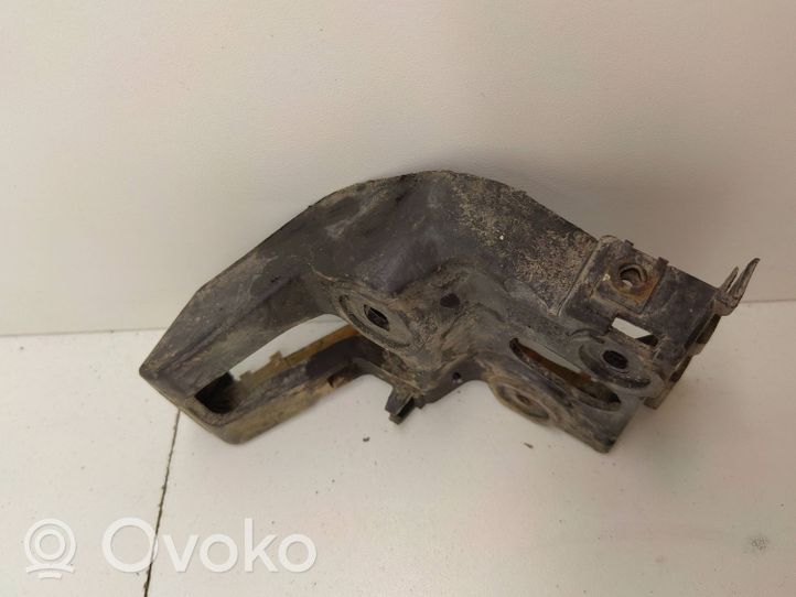 Audi A4 S4 B7 8E 8H Supporto di montaggio del parafango 8E0853921D