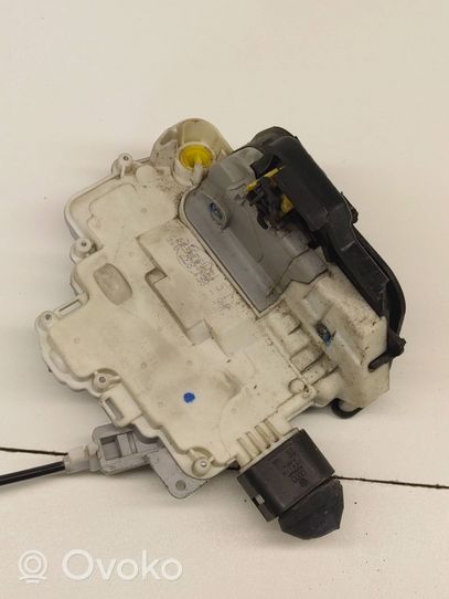 Audi A4 S4 B7 8E 8H Etuoven lukko 8E1837015AA