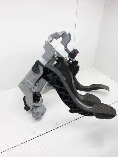 Audi A4 S4 B8 8K Support, pédale de frein 8K1721117