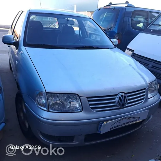 Volkswagen Polo Kiinnityskoukku/-silmukka 