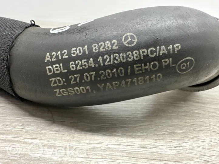 Mercedes-Benz E C207 W207 Tubo flessibile del liquido di raffreddamento del motore A2125018282