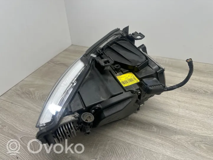 BMW 3 E92 E93 Lampa przednia 1307023372