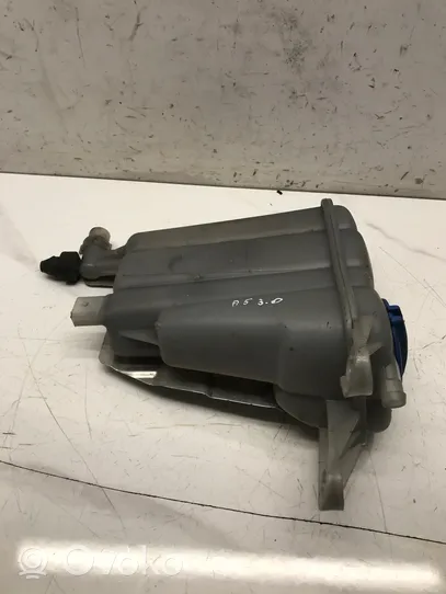 Audi A5 8T 8F Vase d'expansion / réservoir de liquide de refroidissement 8K0121405E