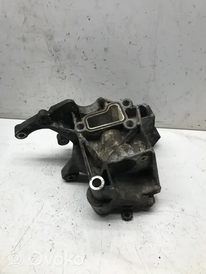 Audi A6 S6 C6 4F Supporto di montaggio della pompa del servosterzo 059145169AA