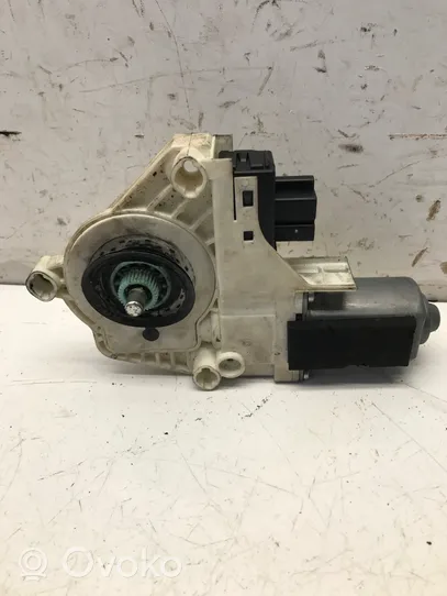 Audi A5 8T 8F Front door window regulator motor 8T0959802A