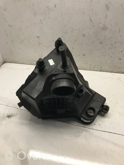 Audi A5 8T 8F Boîtier de filtre à air 8K0133843D