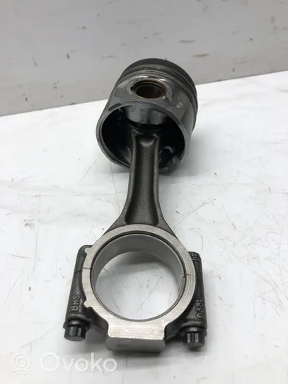 Volkswagen PASSAT B5.5 Piston with connecting rod 