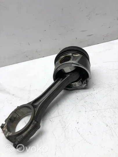 Audi A5 8T 8F Piston avec bielle 