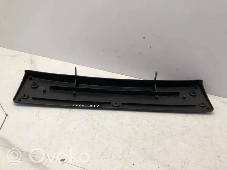 BMW 3 F30 F35 F31 Cornice porta targa 51054157