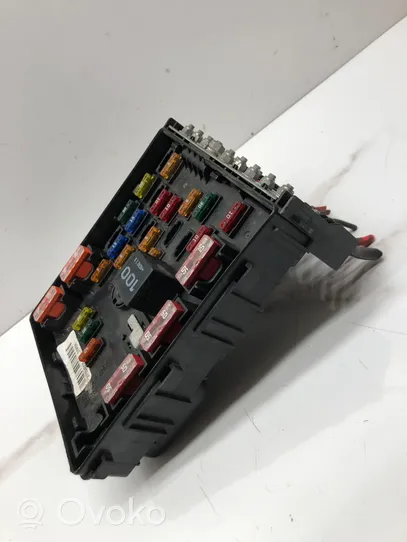 Volkswagen PASSAT B6 Fuse box set 3C0937125