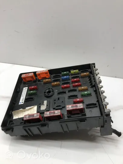 Volkswagen PASSAT B6 Fuse box set 3C0937125