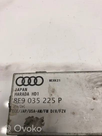 Audi A4 S4 B7 8E 8H Antenos stiprintuvas 8E9035225P