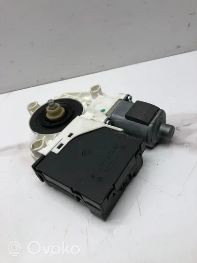 Audi A3 S3 8P Front door window regulator motor 8P0959801A